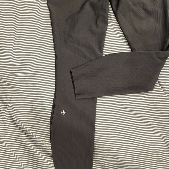 Lululemon base pace leggings size 6 NWT 25” - Picture 5 of 6